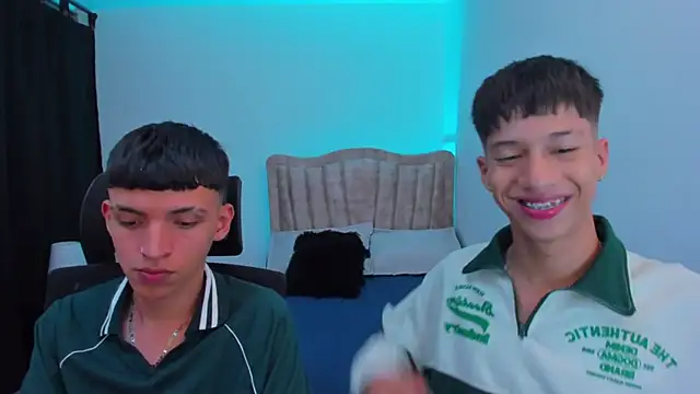 Fucking ub sexy ass and two cum - video by Juan_Nd_Steven cam model