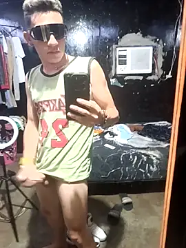 [28 Jan 02:37] Public Show - video di Ale21-345 modella di cam