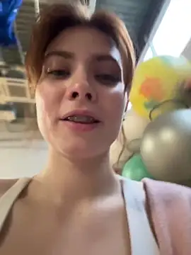 A stranger next to me fucks himself with a dildo in the gym, then I take off my panties top, show hi - video by Assole cam model