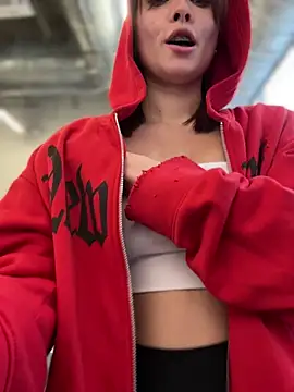 Showing my boobs on the treadmill