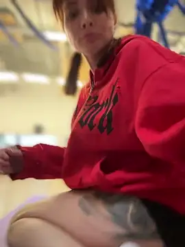 Showing my ass in the gym, I almost got caught