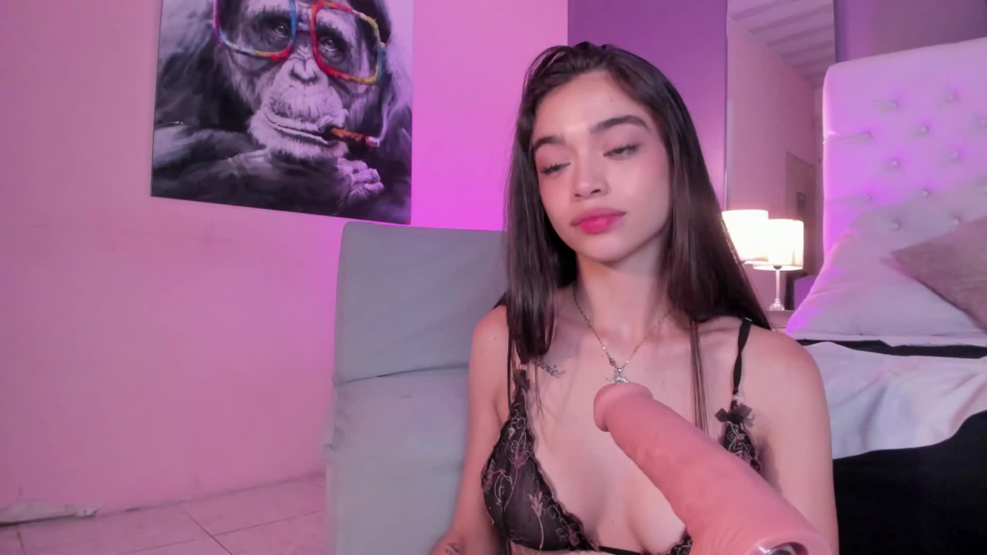 A delicious blowjob - video by vega_roux cam model