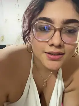 Masturbation in my house - video by KathyGonzalez cam model