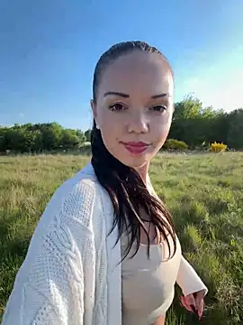 Private Show. Showing Pussy in PUBLIC - video by Vanesskaa cam model