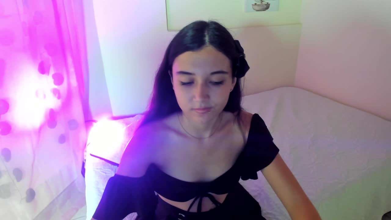 Horny girl - vídeo de la modelo de cam mia_cooper_24