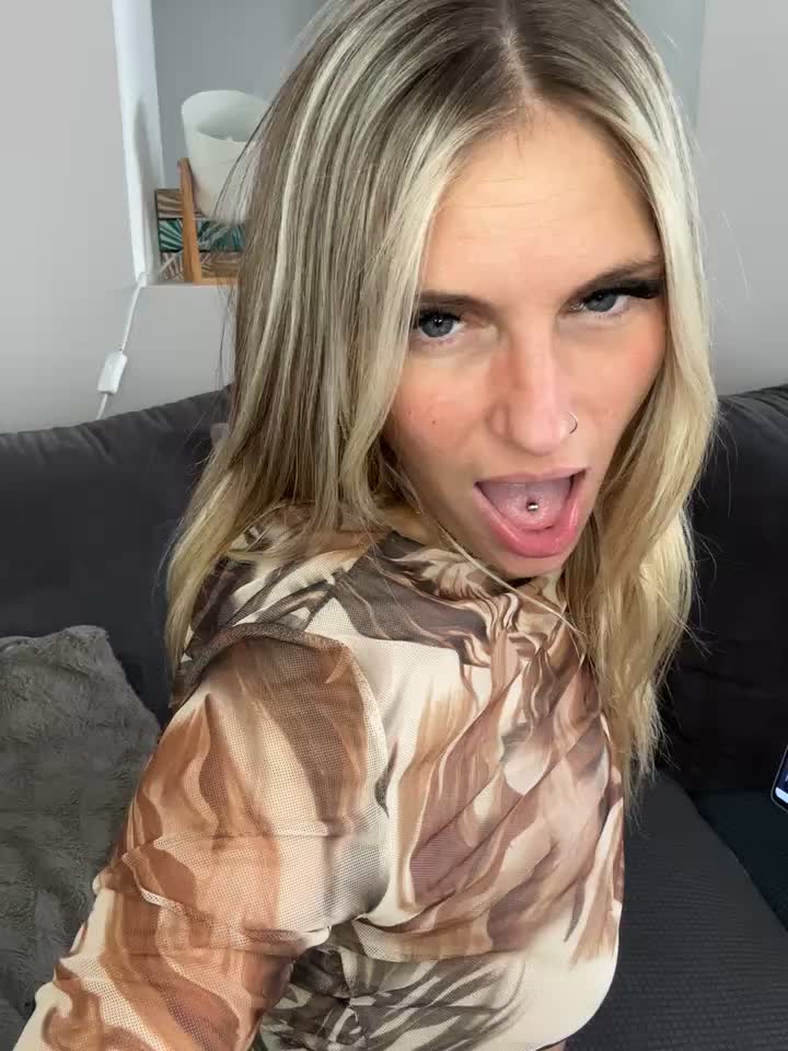 Humm🥰– Ly_die kameramodell videója