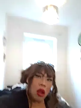 [1 Mar 12:00] Public Show - video di hululu_ modella di cam