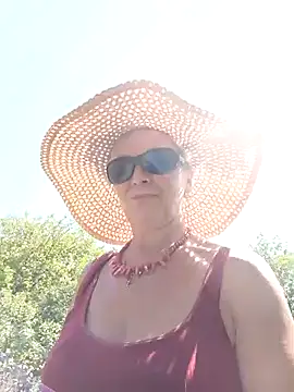 Walk - video by CassandraSandra44 cam model