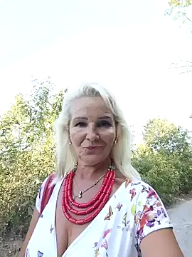 Walk - video by CassandraSandra44 cam model