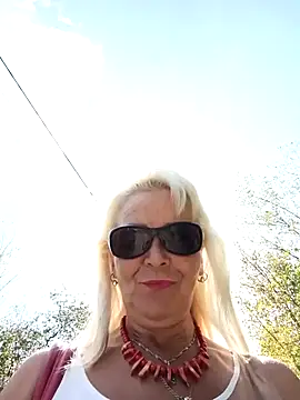 Breasts, open pussy, fingers in pussy - video by CassandraSandra44 cam model