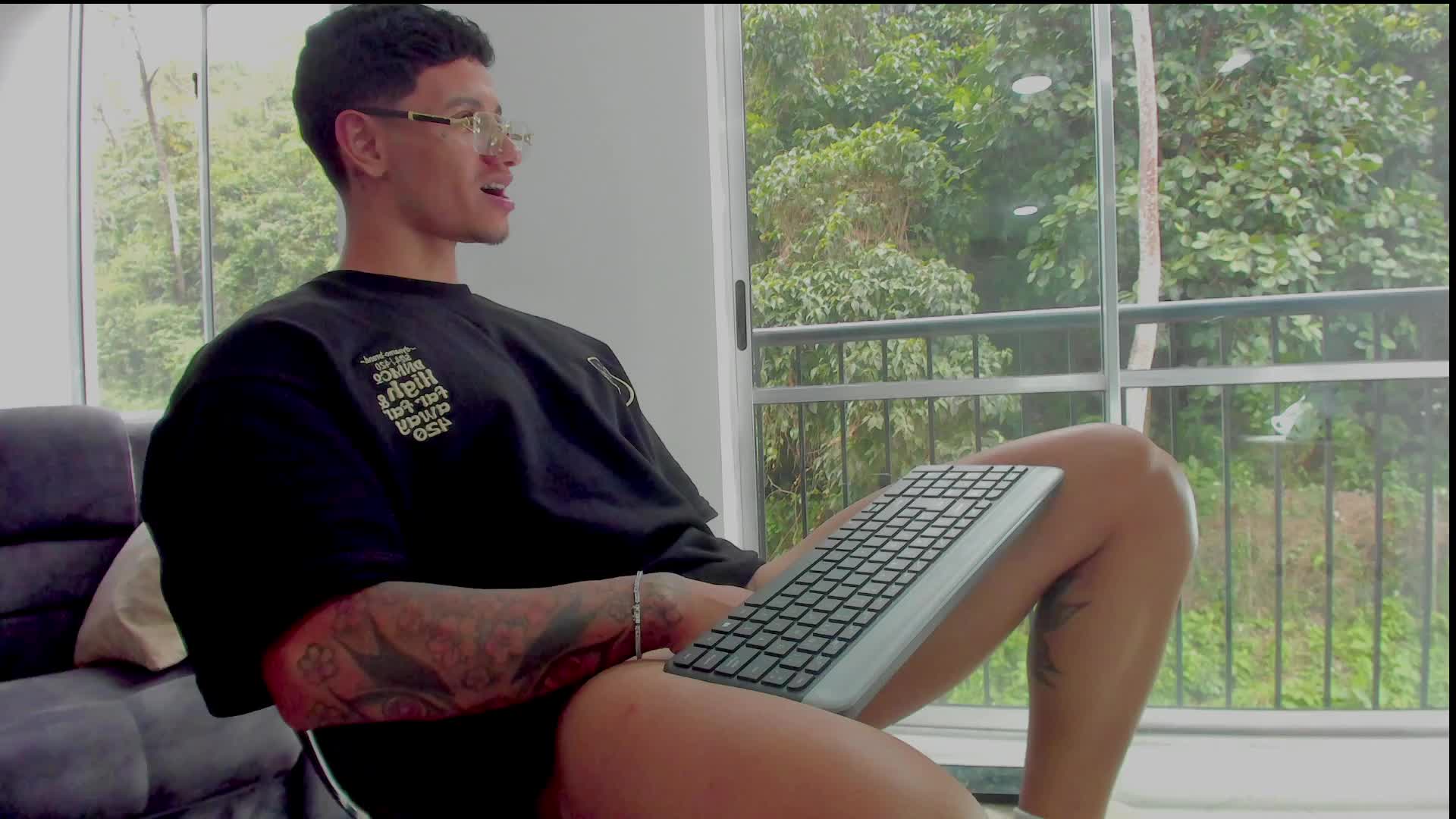 show ass - davis_alx1 캠 모델의 동영상