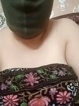 Private Show - video di YoursAashi modella di cam