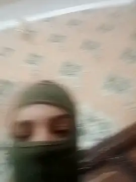 [6 Apr 23:23] Private Show - video di YoursAashi modella di cam