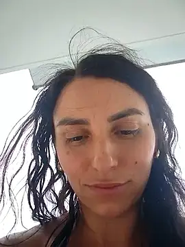 Private Show Naked at public pool, risky show－カメラキャストのIzabella_Bellaの動画