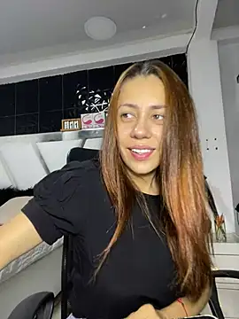 Serving Milk - video by AnnbellaRosse cam model