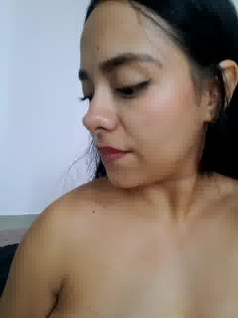 fingers in me pussy - Video von Marianarousse Cam-Model