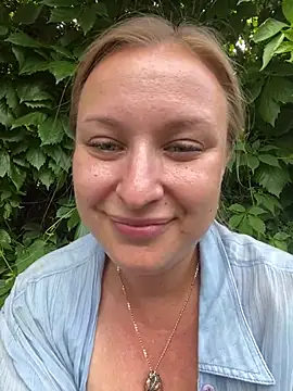 Squert - video di OlgaBuzzz modella di cam