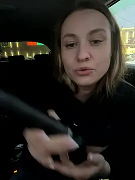 Squirt and drink in the care - Video von OlgaBuzzz Cam-Model