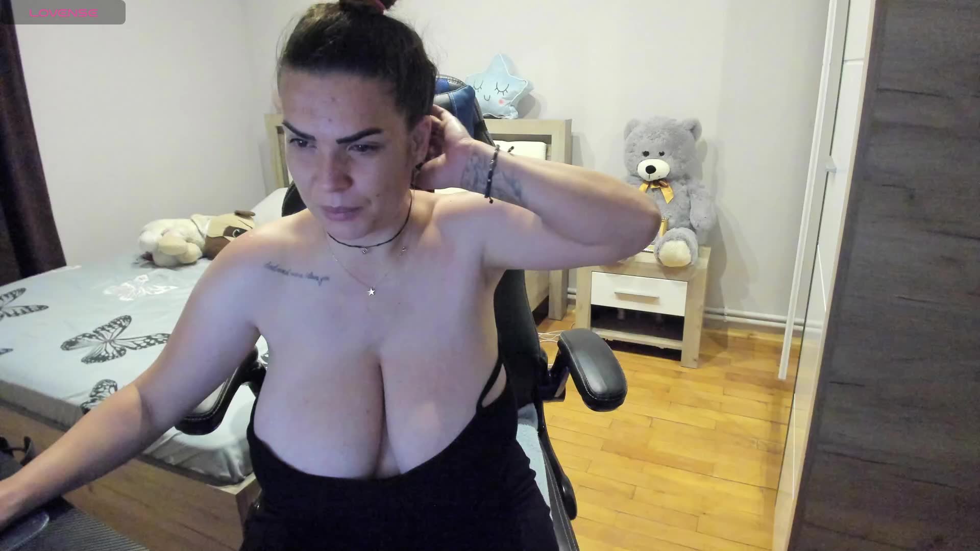 [1 Aug 05:29] Private Show－カメラキャストのVanessaReitenの動画