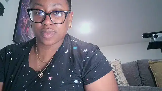 [28 Jul 06:08] Spy Show - video di Nyxie_Chaos modella di cam