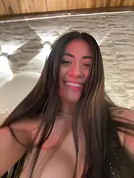 It's a private secret, with the privilege of spying on my behavior there. (anal plug) - vídeo de _MadiLee_ modelo de câmara