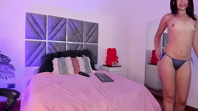 I will leave my ass red with spankings 🔥🔥🔥🔥 - video by Laura_Dicardy cam model