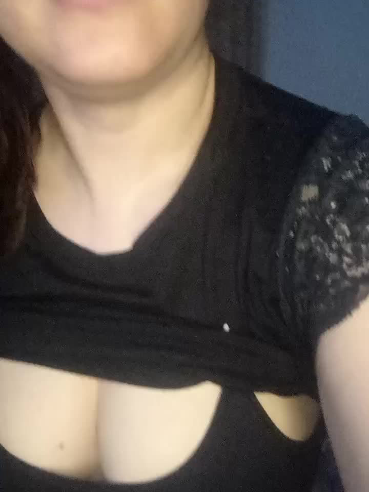 [16 Jun 23:33] Private Show – video od webkamerové modelky emily_white001