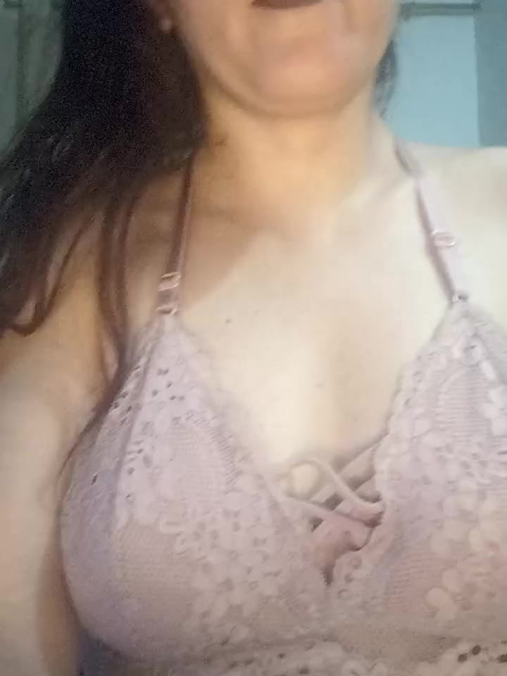 [8 Jun 22:20] Private Show – video od webkamerové modelky emily_white001