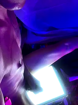 [2 Sep 21:40] Public Show - video by gurlnips cam model