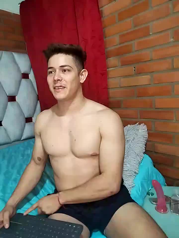 Show ass - video di Alan_hadid1 modella di cam