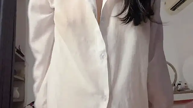 [18 Jun 00:46] Private Show