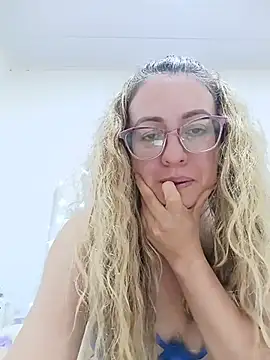 torture con domi my pussy - video van miss_hanna07 cam-model
