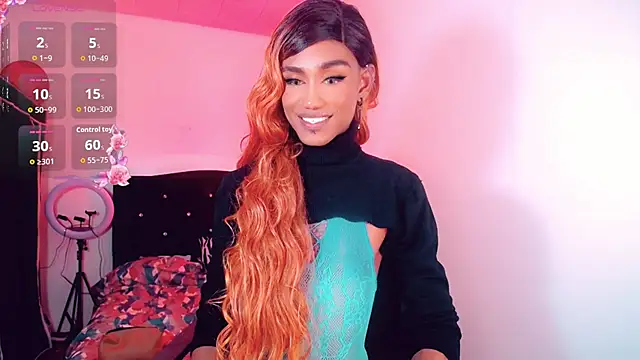 to suck dildo - video di Kendall_hornyy modella di cam