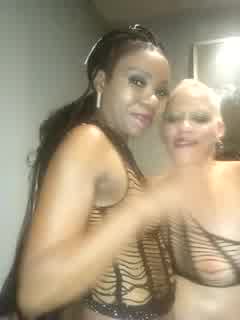 [10 Oct 00:57] Private Show - Vídeo de LovelyAphrodite, modelo de vídeos