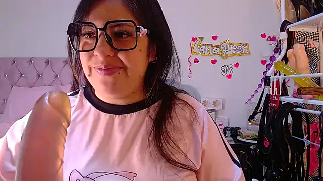 DEEP THROAT AND SALIVA ON TITS,GAG, SOUNDS GOOD , MOANS AHEGADO - Video von lanaqueen699 Cam-Model
