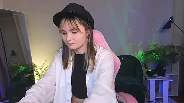 I seduce youa nd you make me moan so loud (naked) - video av CiriRianonn cam-modell