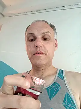 [25 Jun 08:34] Public Show - video by Pineapple04 cam model