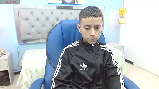 in pvt - video by Xavii18 cam model