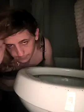 Private Cam #3 Toilet Freak – video modela na kameri UniqueKorn86