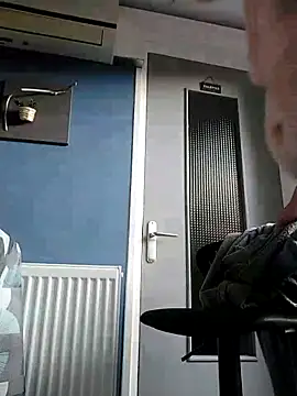 la coquine se claque le cul - video by lalouette16 cam model