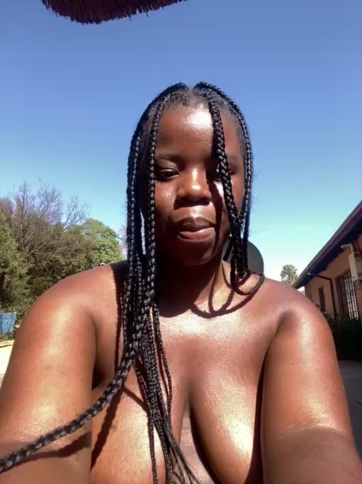 NAKED IN THE SUN OUTSIDE,PUSSY CLOSE UP DOMI INSIDE - video di DarkBerry87 modella di cam
