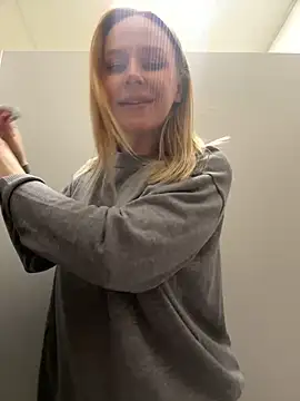 Hot squirt show. ALL OVER IS WET