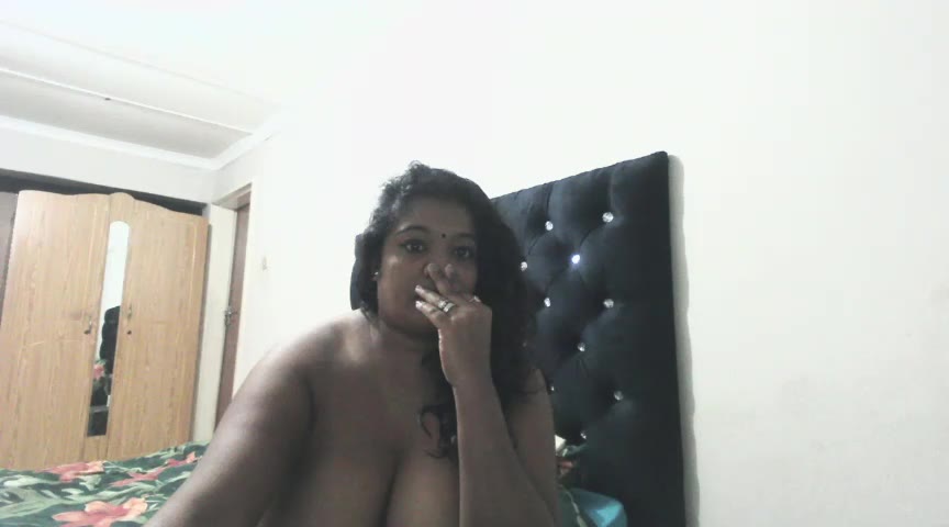 [14 Jun 17:32] Private Show  PUSSY FUCK - vídeo de la modelo de cam Indianmayaxoxo