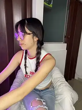 Let’s watch a surprise movie - Vídeo de Catyloves, modelo de vídeos