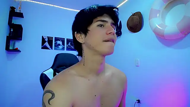 [19 Jun 19:10] Private Show - video by Tayson_Rivers cam model