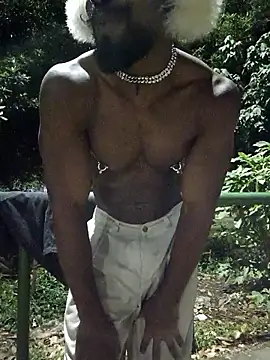 Private Show Public Park Masturbation - video của người mẫu cam Siriss_boyrag