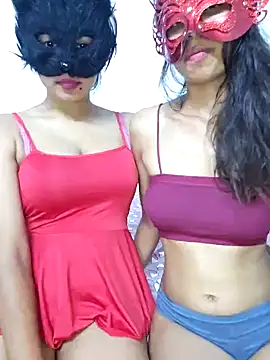 Lesbiyan girls having fun - video van Your______cUtie__________ cam-model