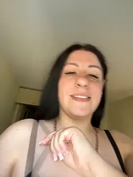 Sit on the face, by the window - video by Evelinia cam model