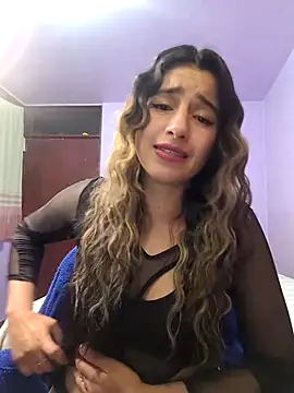 Sex with me and mi squirt for u - video by Valerie_b cam model