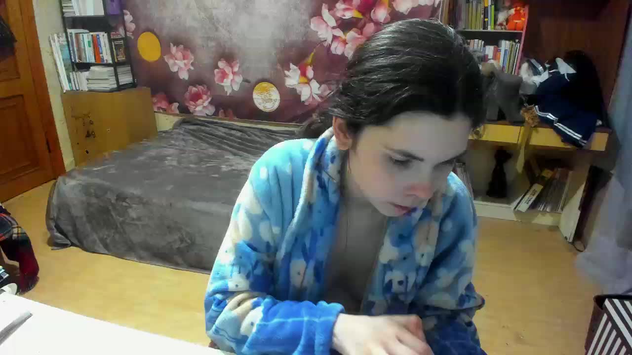 [28 May 05:34] Private Show - video silvercaramel kameramallilta